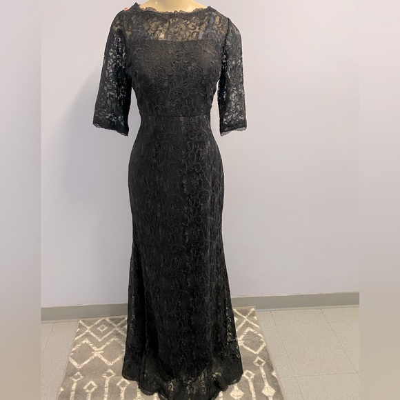 Saison Blanche Dresses & Skirts - NEW Saison Blanche Couture 3/4 Sleeves Long Lace Dress Size 12.